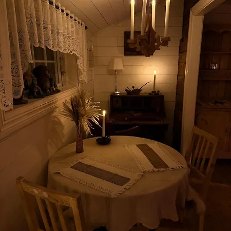 Unique 200-year Old Tiny House In Old Town Feriehus