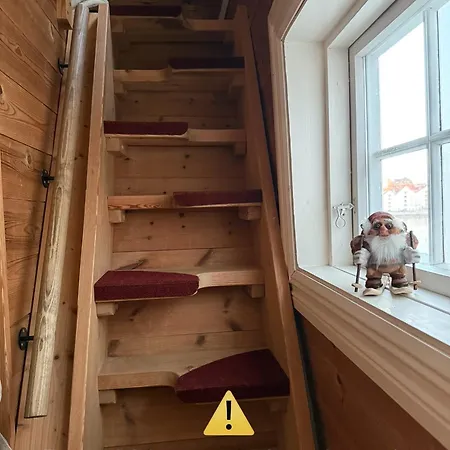 Unique 200-year Old Tiny House In Old Town *