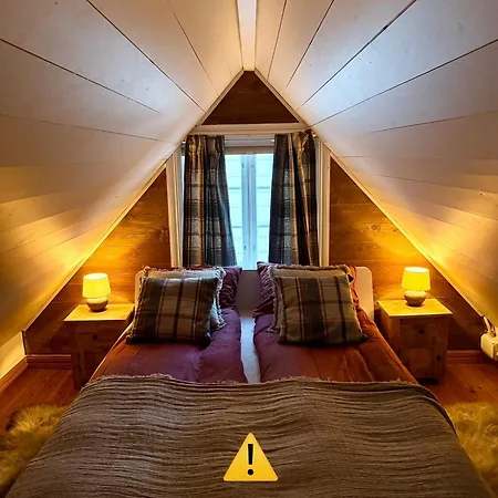 Unique 200-year Old Tiny House In Old Town *